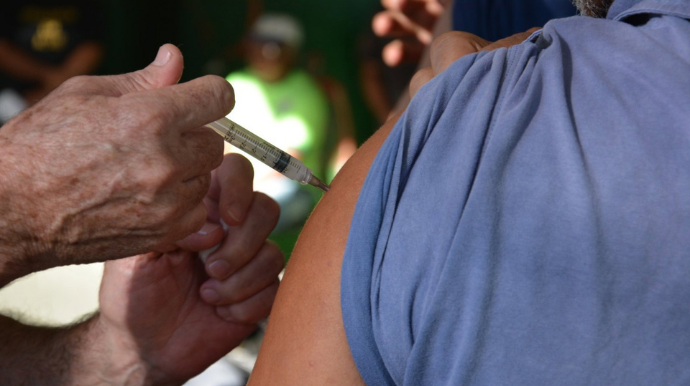 Entenda a importância da vacinação contra o vírus da influenza